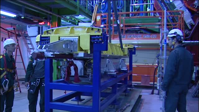 Préparatifs pour l'insertion d'un Supermodule dans le calorimètre ...